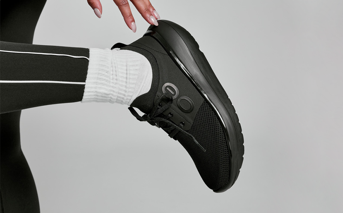 Women's OOmy Stride - Black